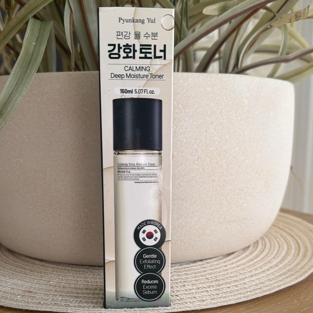 Calming Deep Moisture Toner - Black and White